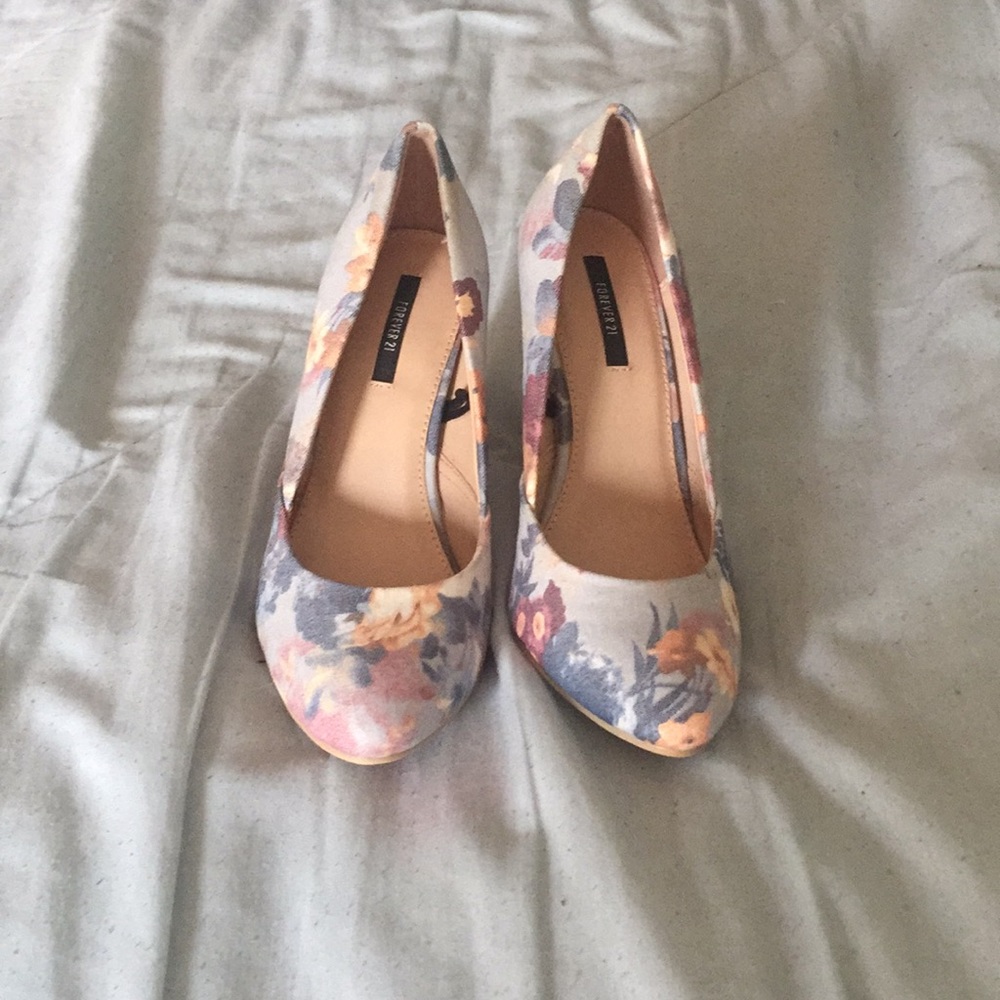High heels - Picture 2 of 4